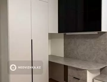 2-комнатная квартира, этаж 7 из 12, 50 м², миниатюра 2