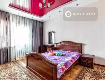 3-комнатная квартира, этаж 10 из 18, 125 м², Посуточно