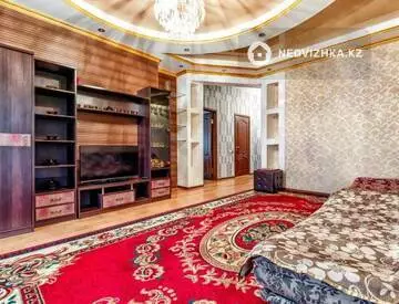3-комнатная квартира, этаж 10 из 18, 125 м², Посуточно