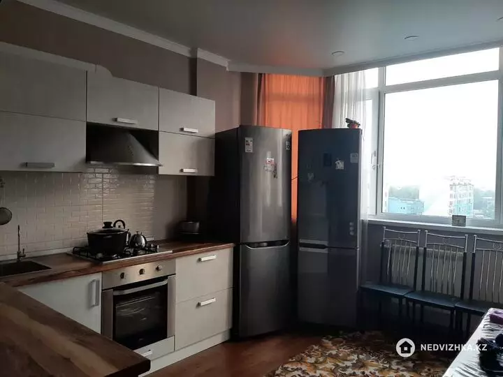 2-комнатная квартира, этаж 9 из 9, 58 м², фотография 5