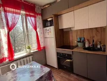 3-комнатная квартира, этаж 2 из 5, 59 м², миниатюра 1