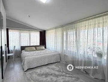 3-комнатная квартира, этаж 3 из 3, 88 м², миниатюра 3