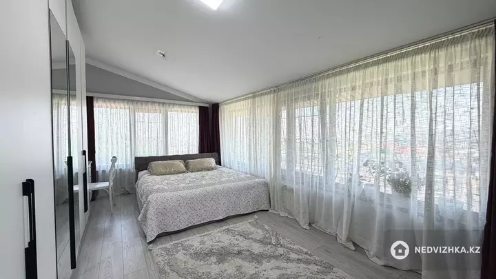3-комнатная квартира, этаж 3 из 3, 88 м², фотография 3