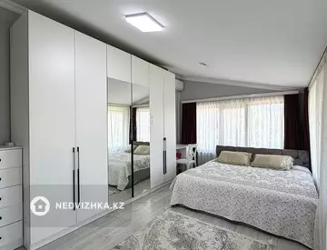 3-комнатная квартира, этаж 3 из 3, 88 м², миниатюра 4