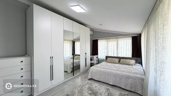 3-комнатная квартира, этаж 3 из 3, 88 м², фотография 4