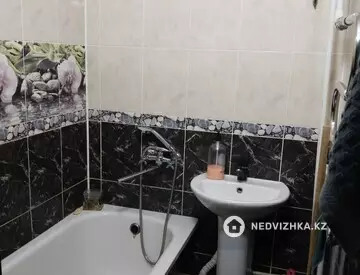 2-комнатная квартира, этаж 4 из 5, 50 м², Посуточно