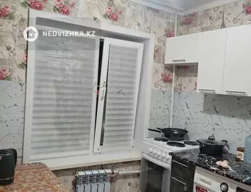 2-комнатная квартира, этаж 4 из 5, 50 м², Посуточно
