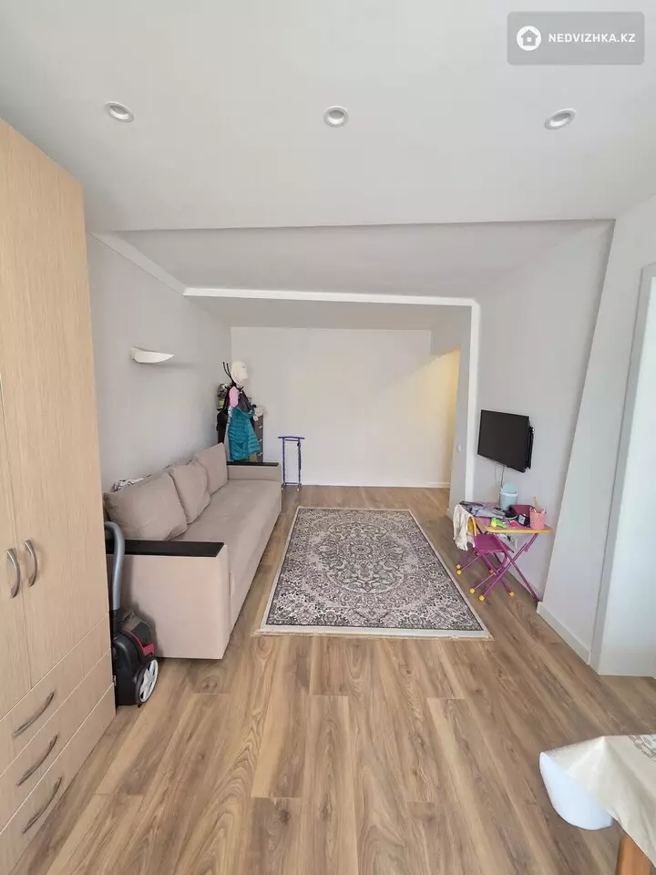 1-комнатная квартира, этаж 4 из 5, 32 м²