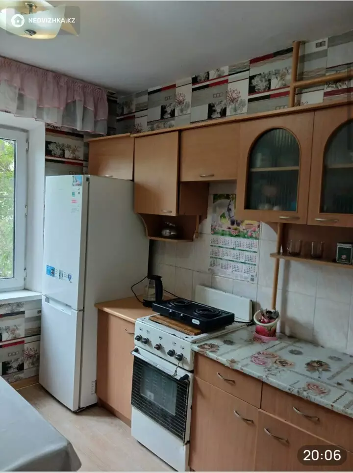 4-комнатная квартира, этаж 2 из 9, 76 м², фотография 2