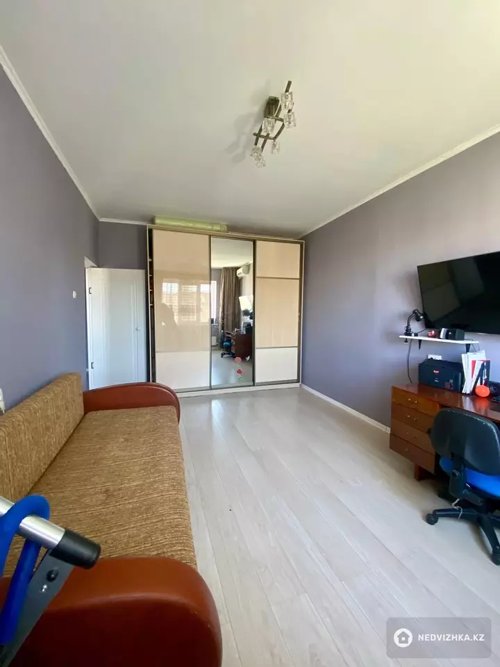 2-комнатная квартира, этаж 9 из 9, 60 м², фотография 3