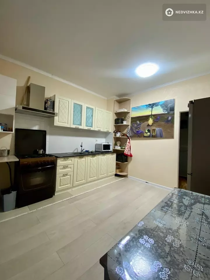 2-комнатная квартира, этаж 9 из 9, 60 м², фотография 4