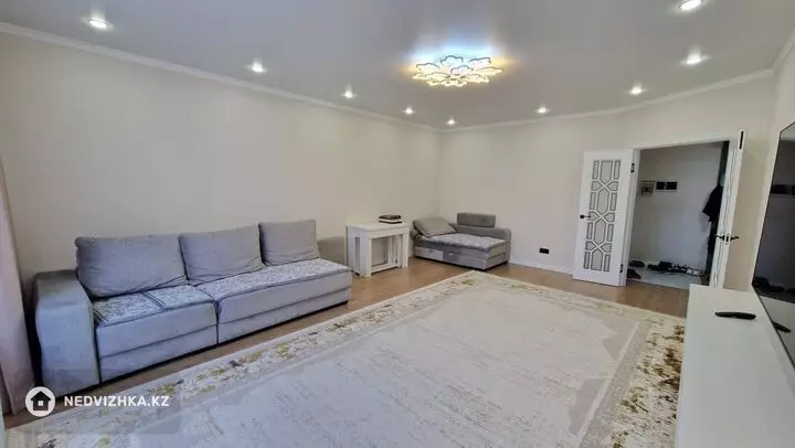 3-комнатная квартира, этаж 2 из 7, 108 м², фотография 2