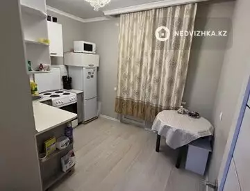 1-комнатная квартира, этаж 12 из 16, 38 м², миниатюра 2