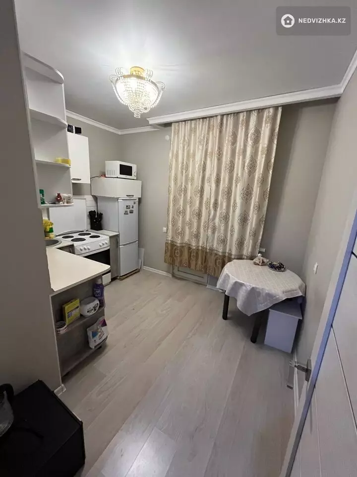 1-комнатная квартира, этаж 12 из 16, 38 м², фотография 2