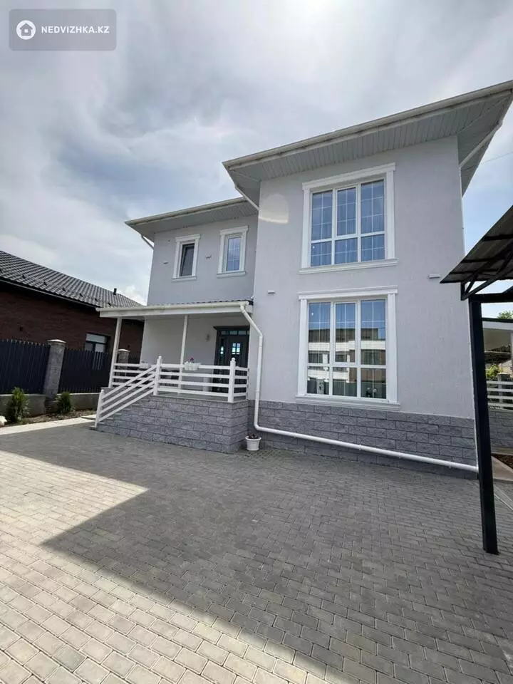 5-комнатный дом, 8 соток, 225 м², фотография 3