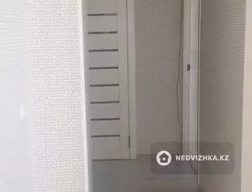 2-комнатная квартира, этаж 3 из 9, 56 м², На длительный срок, миниатюра 6