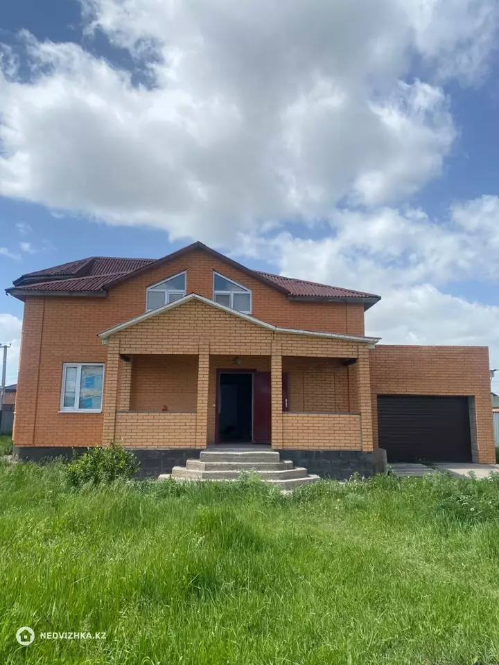 5-комнатный дом, 10 соток, 174 м²