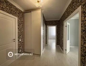 2-комнатная квартира, этаж 4 из 10, 72 м²