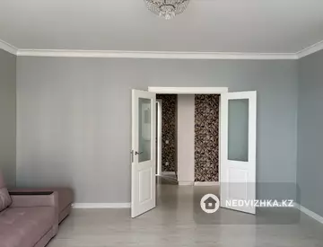 2-комнатная квартира, этаж 4 из 10, 72 м²