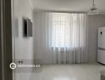 2-комнатная квартира, этаж 4 из 10, 72 м²