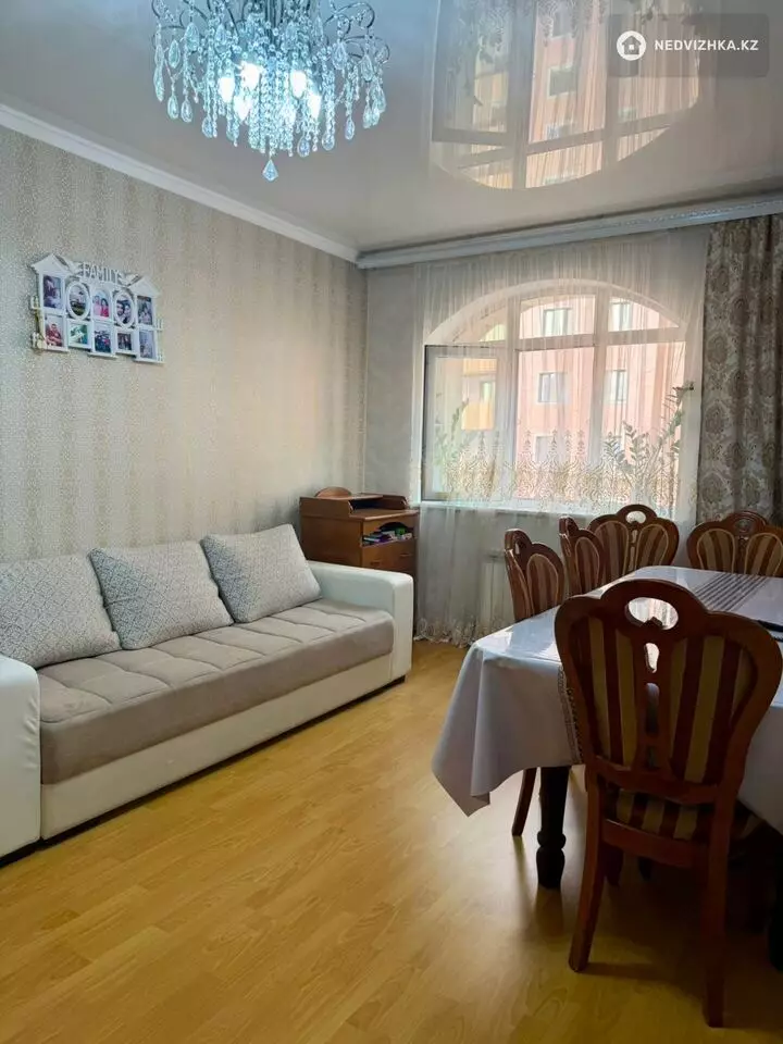 2-комнатная квартира, этаж 17 из 22, 67 м², фотография 2
