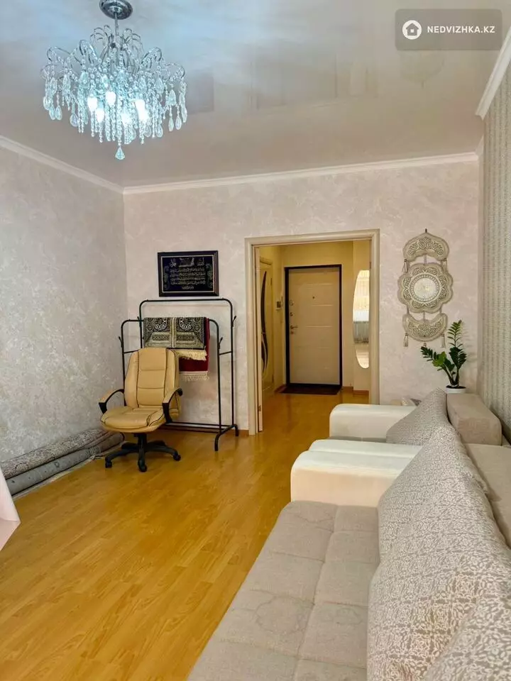 2-комнатная квартира, этаж 17 из 22, 67 м², фотография 3