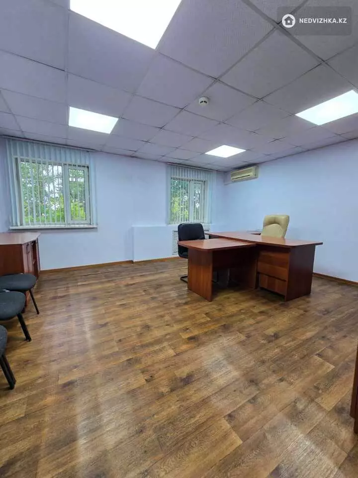 Офис, этаж 2 из 2, 400 м², На длительный срок