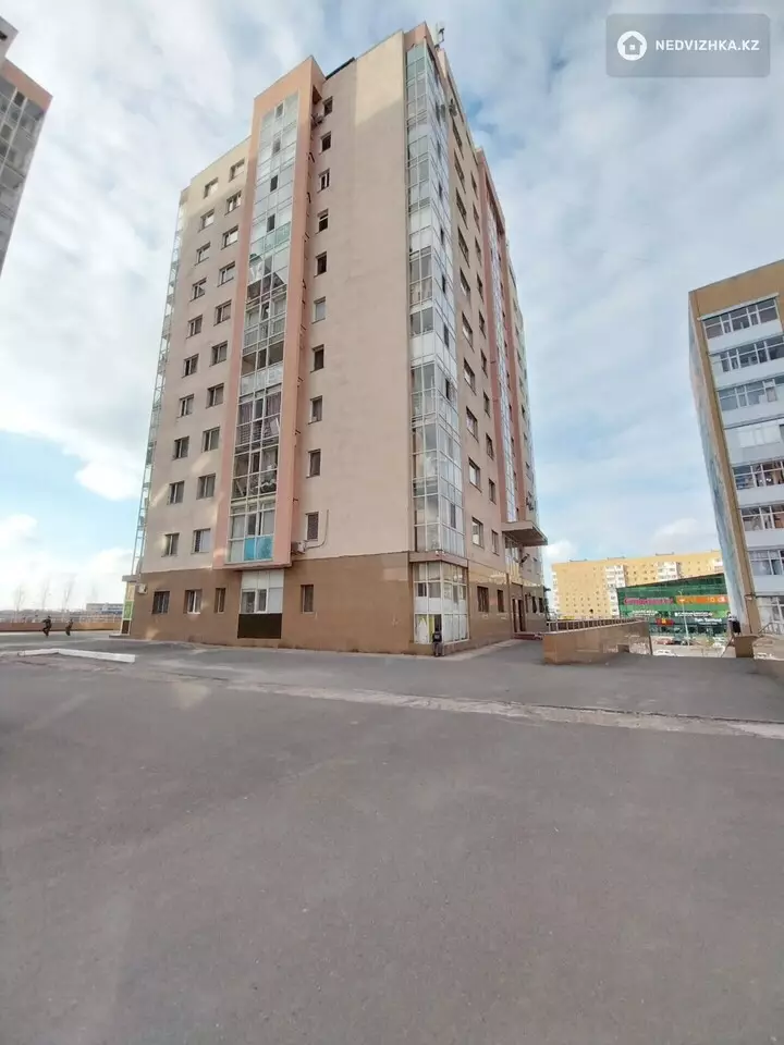 3-комнатная квартира, этаж 9 из 12, 106 м², фотография 2