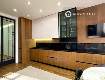 4-комнатная квартира, этаж 7 из 9, 140 м²