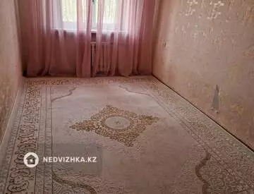 3-комнатная квартира, этаж 4 из 5, 60 м², На длительный срок