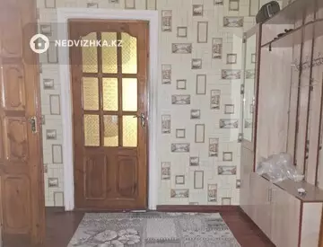 3-комнатная квартира, этаж 2 из 4, 80 м², На длительный срок