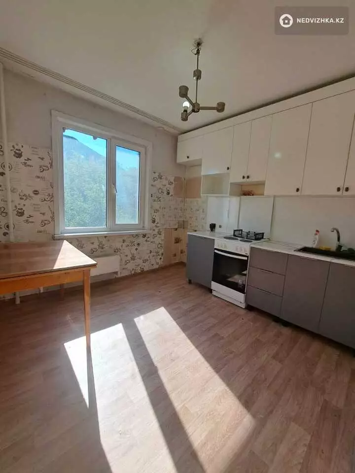 3-комнатная квартира, этаж 4 из 5, 70 м², фотография 3