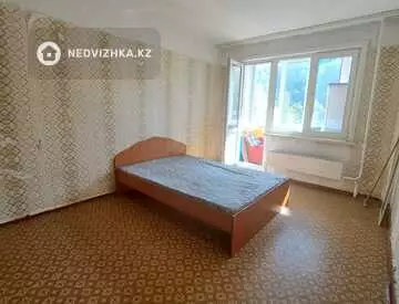 3-комнатная квартира, этаж 4 из 5, 70 м², миниатюра 6