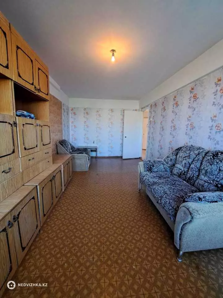 3-комнатная квартира, этаж 4 из 5, 70 м², фотография 5