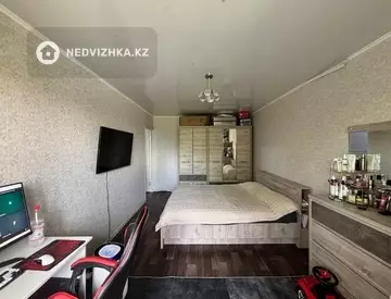 1-комнатная квартира, этаж 4 из 4, 33 м², миниатюра 3