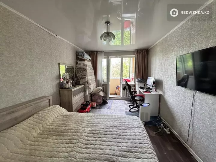 1-комнатная квартира, этаж 4 из 4, 33 м²