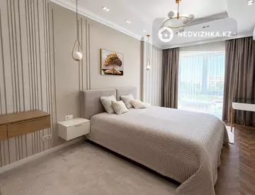 4-комнатная квартира, этаж 4 из 5, 236 м², миниатюра 4