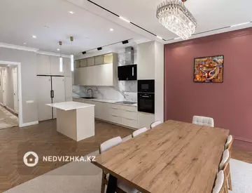 4-комнатная квартира, этаж 4 из 5, 236 м², миниатюра 11