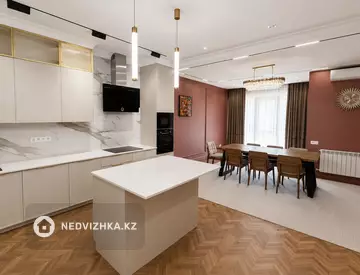 4-комнатная квартира, этаж 4 из 5, 236 м², миниатюра 12