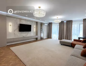 4-комнатная квартира, этаж 4 из 5, 236 м², миниатюра 2