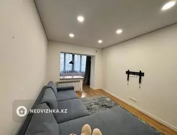 2-комнатная квартира, этаж 5 из 5, 52 м², миниатюра 2