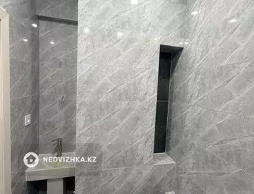 2-комнатная квартира, этаж 9 из 16, 45 м², миниатюра 10