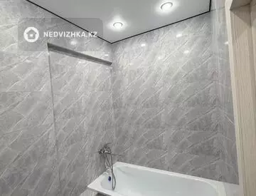 2-комнатная квартира, этаж 9 из 16, 45 м², миниатюра 11