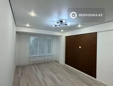 2-комнатная квартира, этаж 9 из 16, 45 м², миниатюра 3