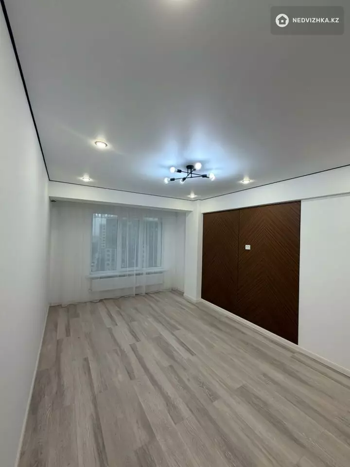2-комнатная квартира, этаж 9 из 16, 45 м², фотография 3