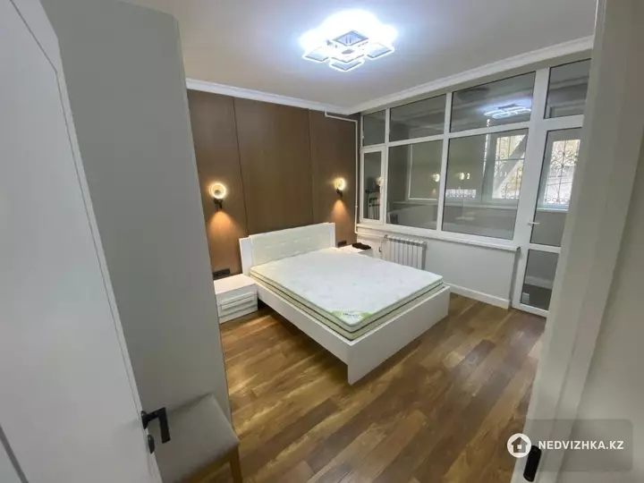 3-комнатная квартира, этаж 2 из 9, 75 м², фотография 2