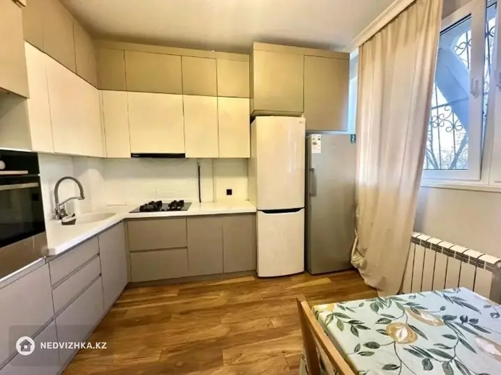 3-комнатная квартира, этаж 2 из 9, 75 м², фотография 3