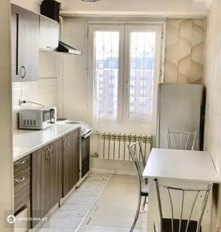 2-комнатная квартира, этаж 11 из 12, 62 м², фотография 2