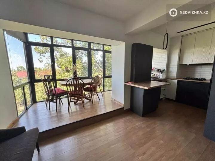 4-комнатная квартира, этаж 5 из 6, 120 м², фотография 3
