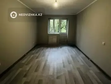 1-комнатная квартира, этаж 3 из 4, 31 м², миниатюра 2